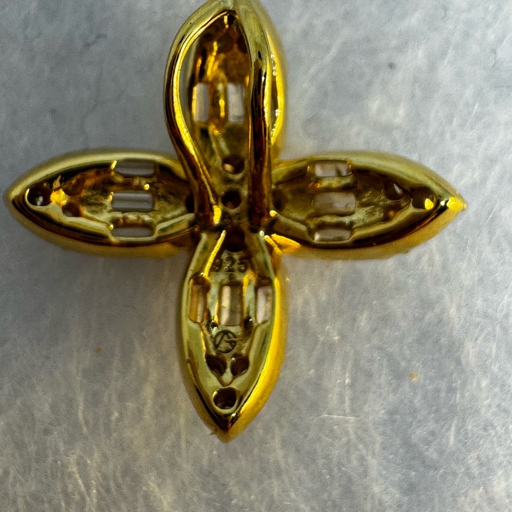 Natural Diamond Slide in a four point compass cross - Picture 4 of 5